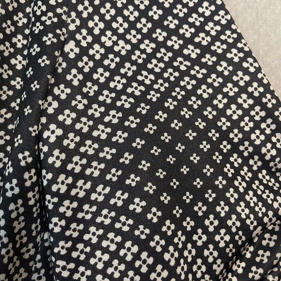 Urban Outfitters UO Black and White Clarissa Printed Plunging Flyaway Top Medium - Picture 2 of 12